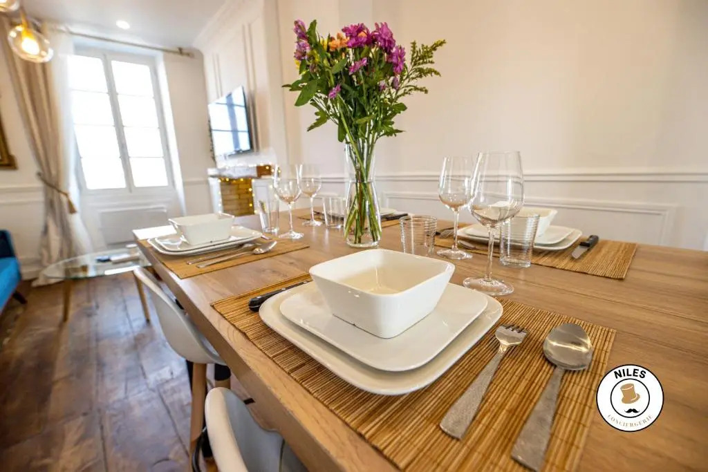 L'Haussmann, Rare, Appartement Vue Château et Palmiers