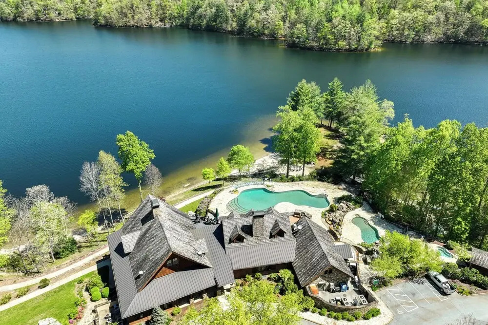 4 Mi to Bear Creek Lake! Serene Escape w/ Deck
