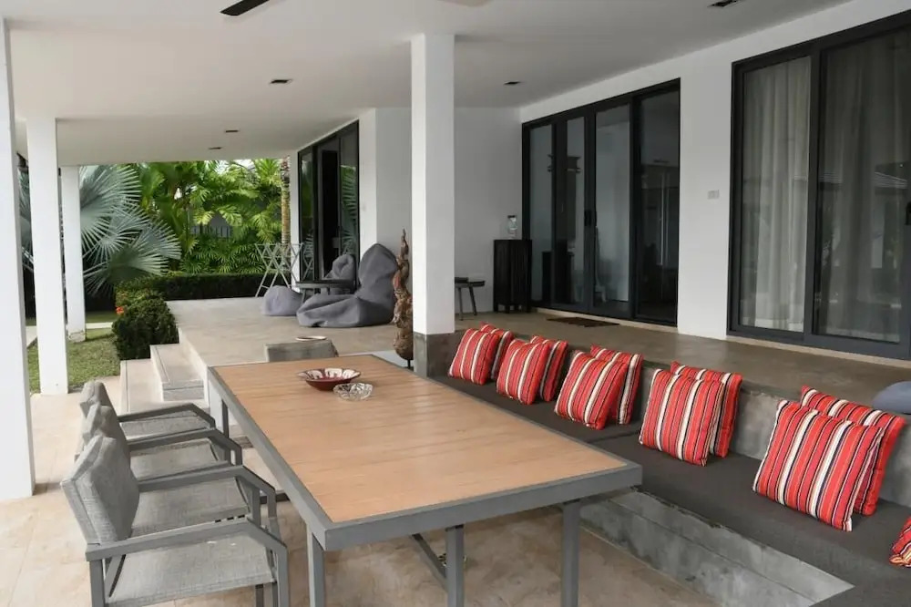 Lagoon Villa