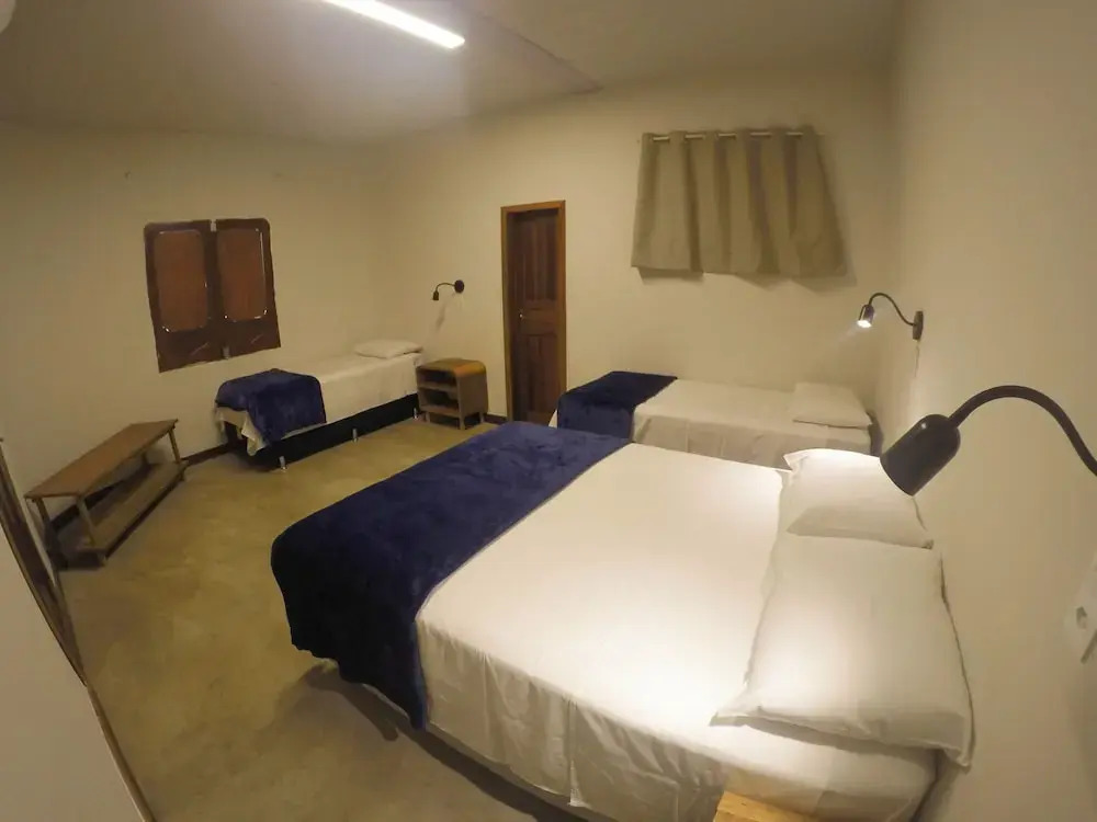 Local Hostel & Suítes Novo Airão