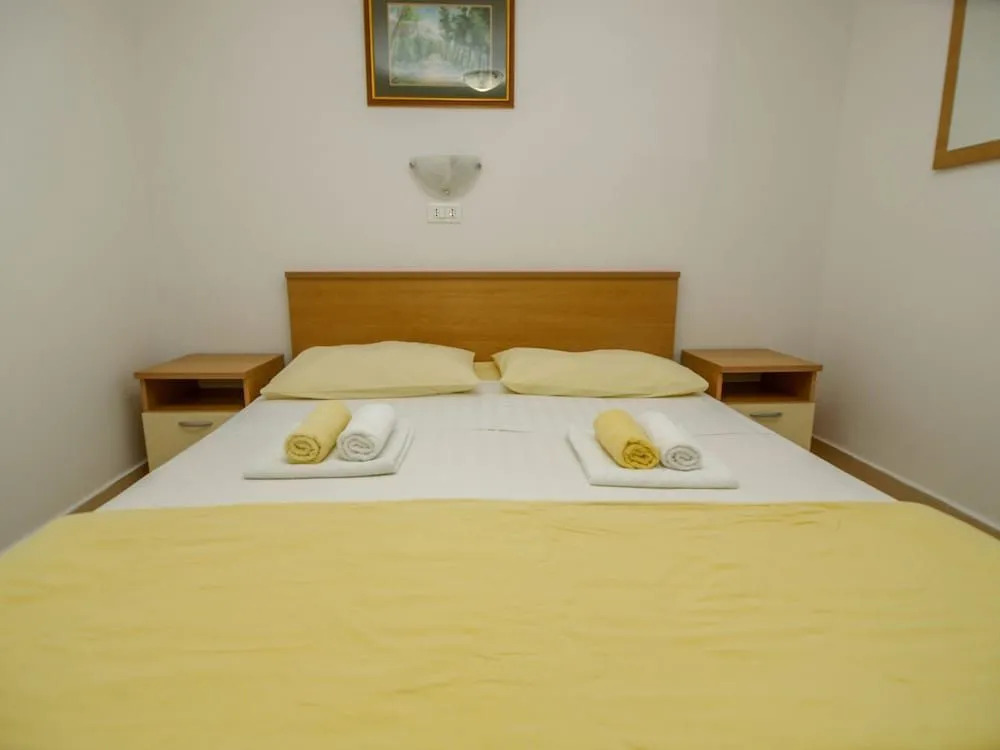 Apartments Miro