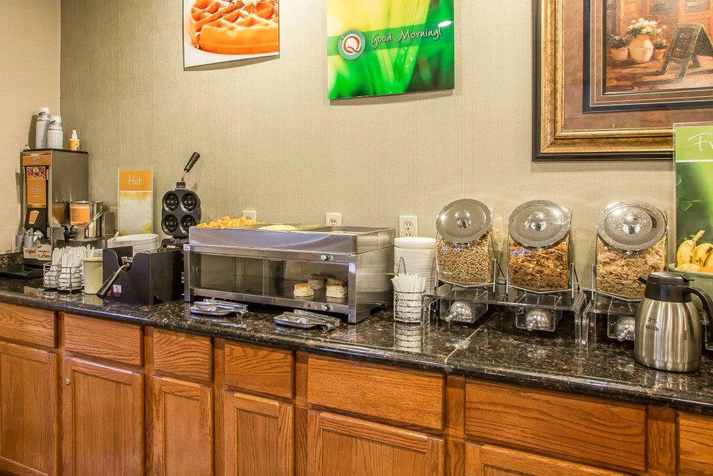 Quality Inn & Suites Marinette