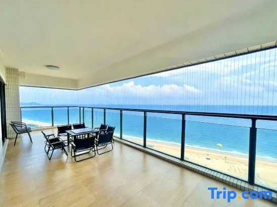 Ocean Heart Sky Villa (Hailing Island Poly Yintan Branch)