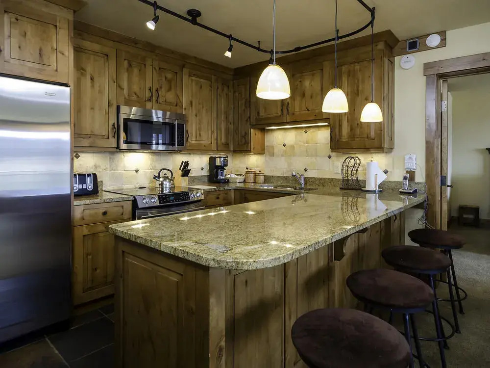 Bronze Tree Condominiums by Mountain Resorts