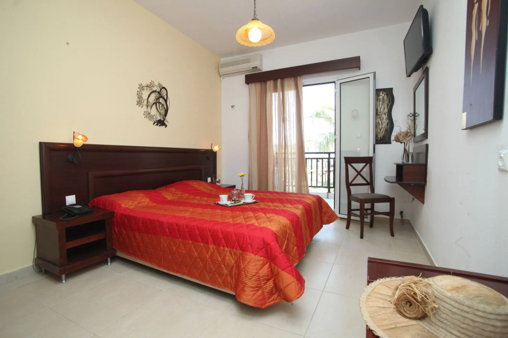 Sarantis Hotel