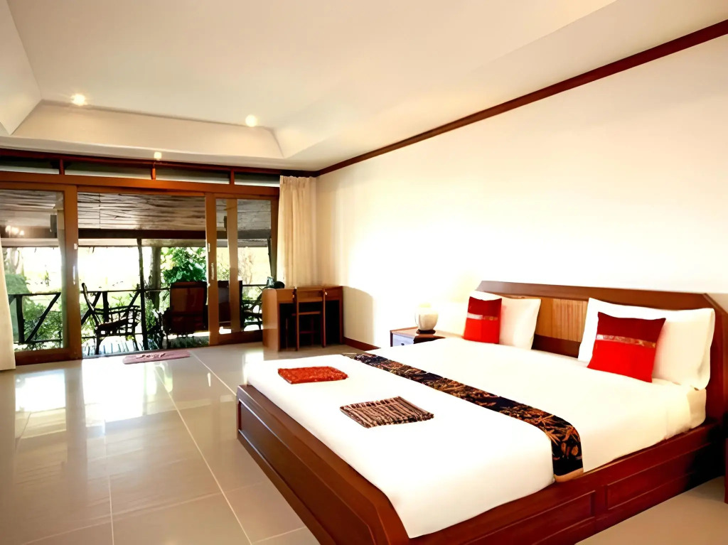 Lipa Lodge Beach Resort