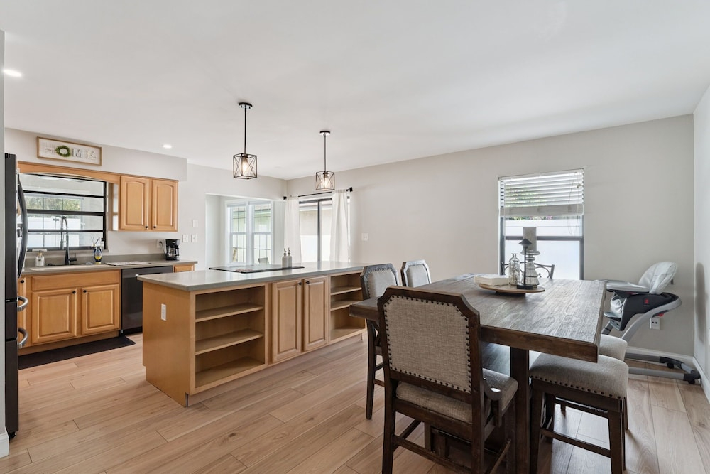 Luxury House - Sleeps 8 Golf Disney Family Fun