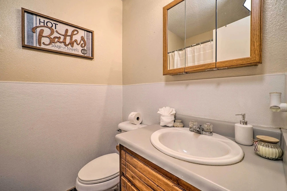 Private Hot Tub & Yard: Secluded Broken Bow Home!