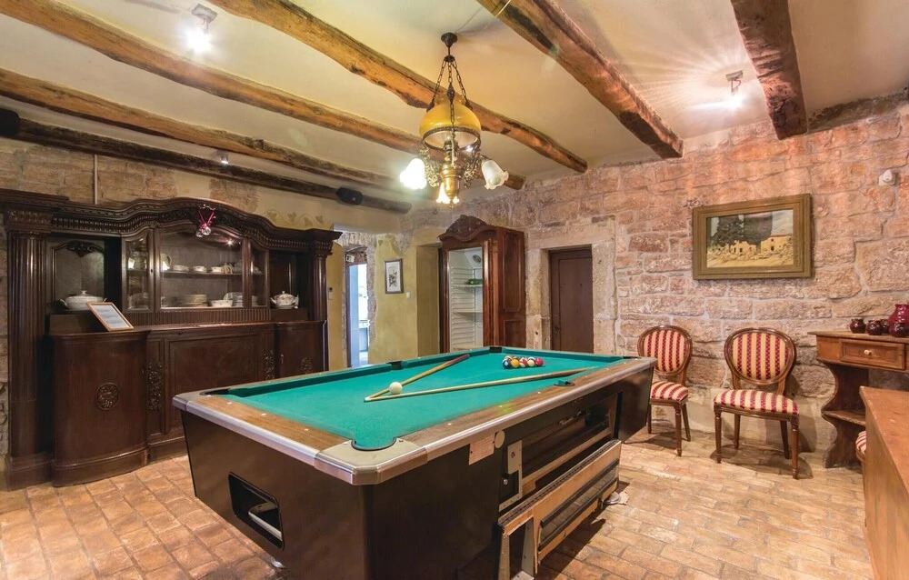 Stunning Home in St Negricani With 9 Bedrooms