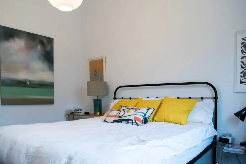 Stunning Canal Side 3 Bedroom House in East London