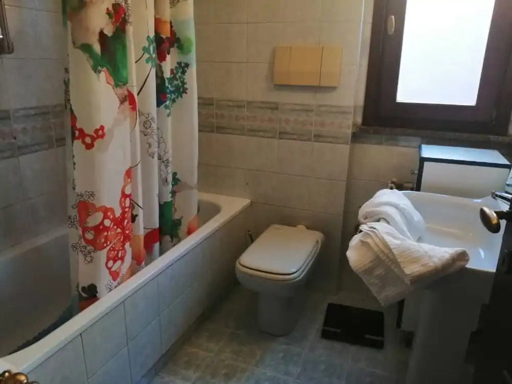 Villa Sleeps 6 With Garden and Gym
