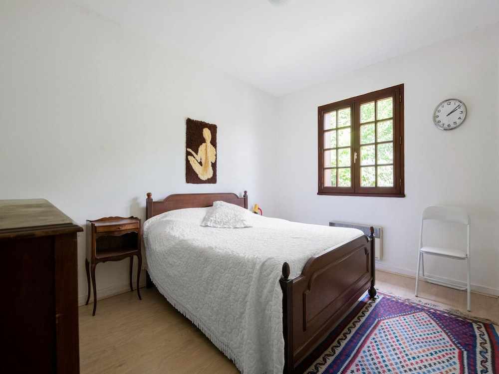 Inviting Holiday Home in Miremont With Garden