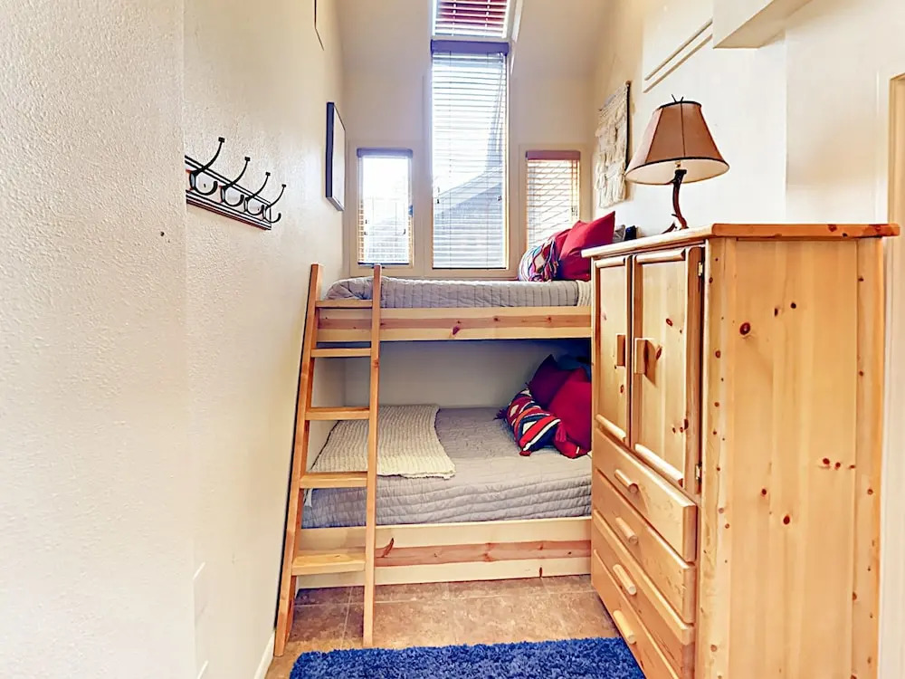 3710 Navajo Trail Townhouse Unit #74 4 Bedrooms 4 Bathrooms Townhouse