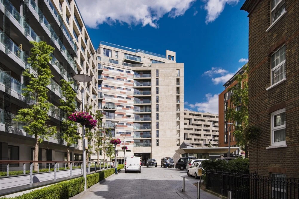 Bright Chelsea Grosvenor Waterside Apartment