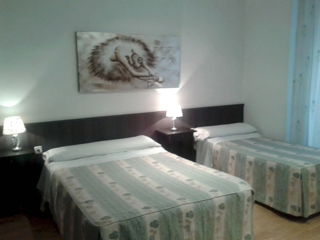 Hostal Bruña Paseo del Prado
