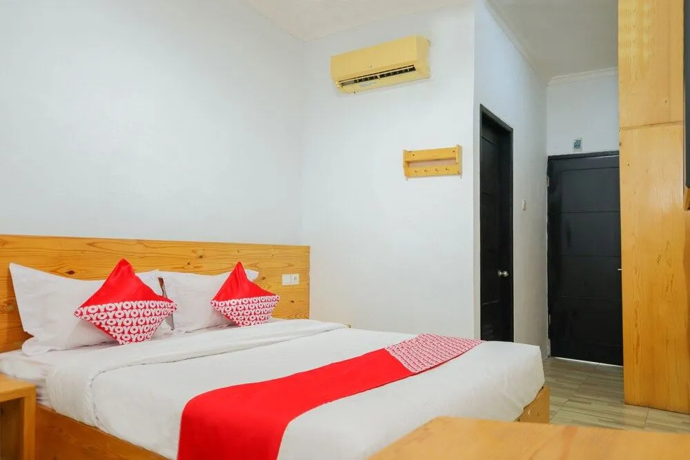 OYO 1317 Pinnus Residence Syariah