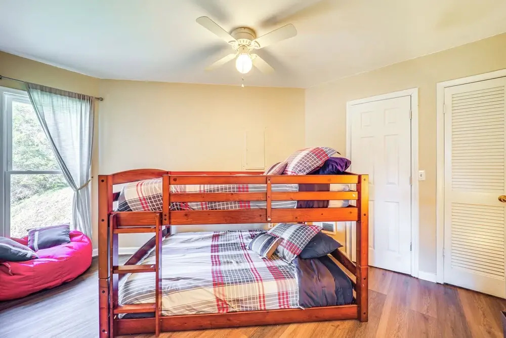 4 Mi to Sugar Mtn Resort! Family-friendly Retreat