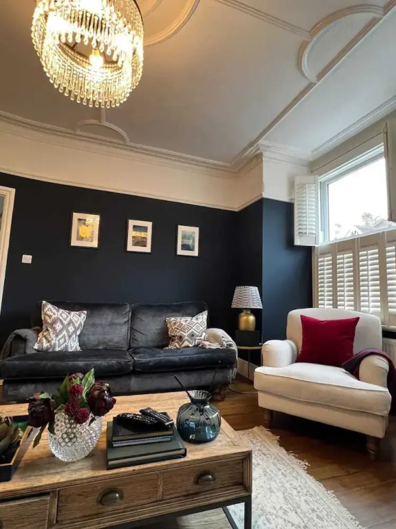 Gorgeous 3 Bedroom Home in Quaint Southfields