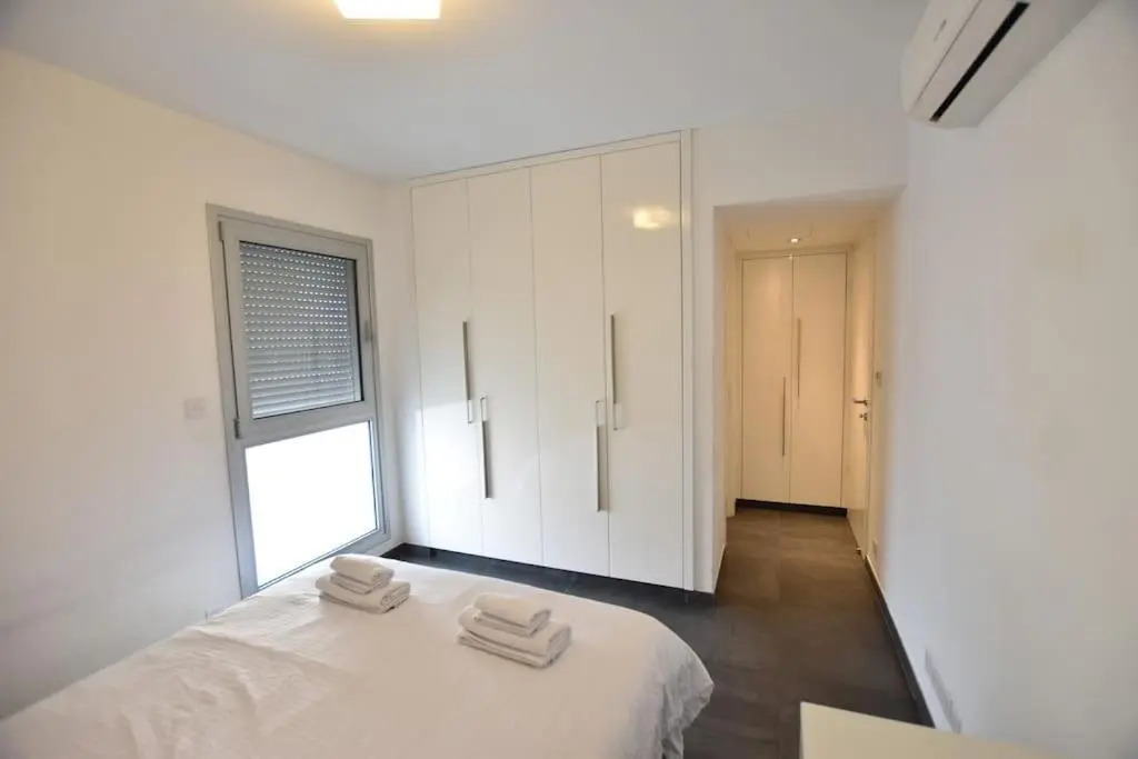 Executive apt Nicosia Center free parking/wifi