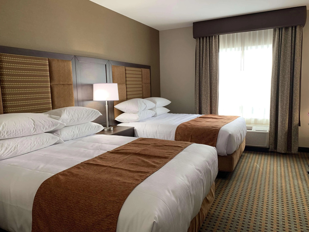 Best Western Plus Hinton Inn & Suites