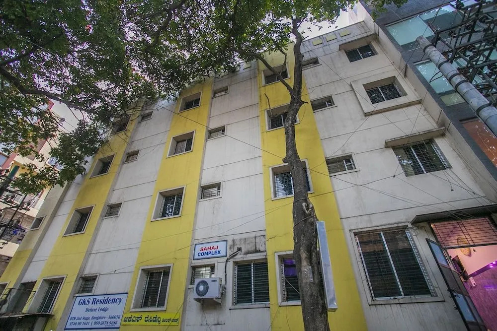 OYO 26817 GKS Residency