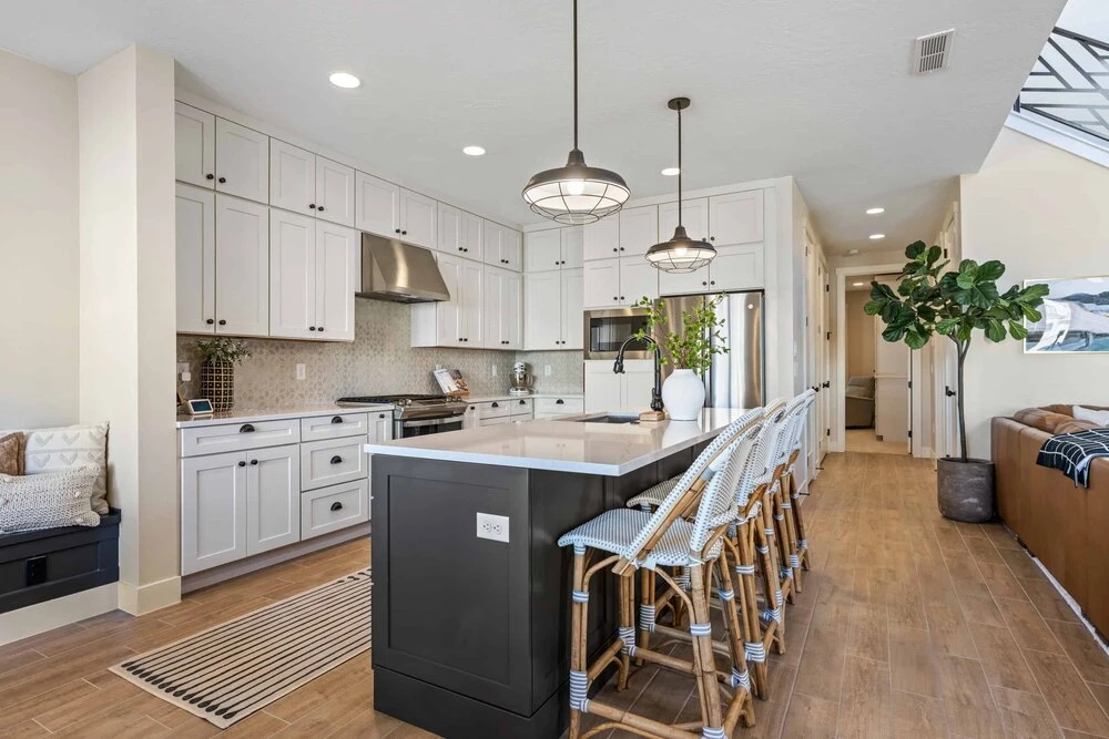 Forever No Bad Days 6 Bedroom Townhouse