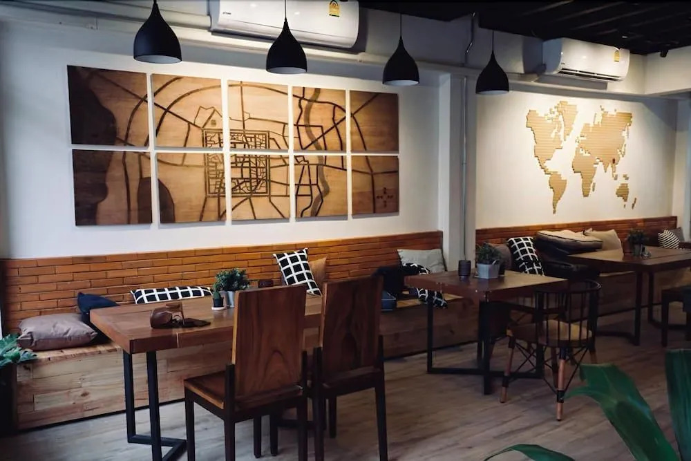 Slee Hostel Chiangmai - Adults Only