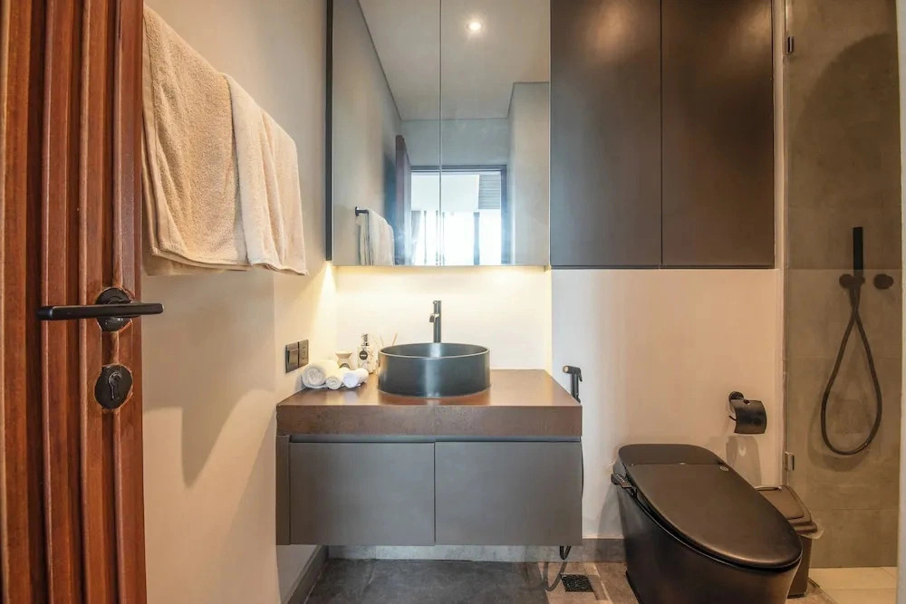 Robyn s Villa New Modern 4 BR Villa Canggu