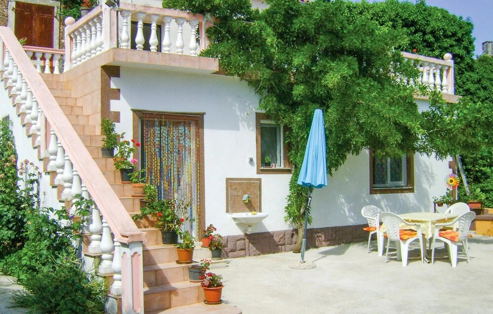 Awesome Apartment in Rakalj With 1 Bedrooms and Wifi