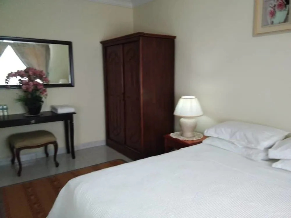 Aini's Guest House In Vista Amani Condo