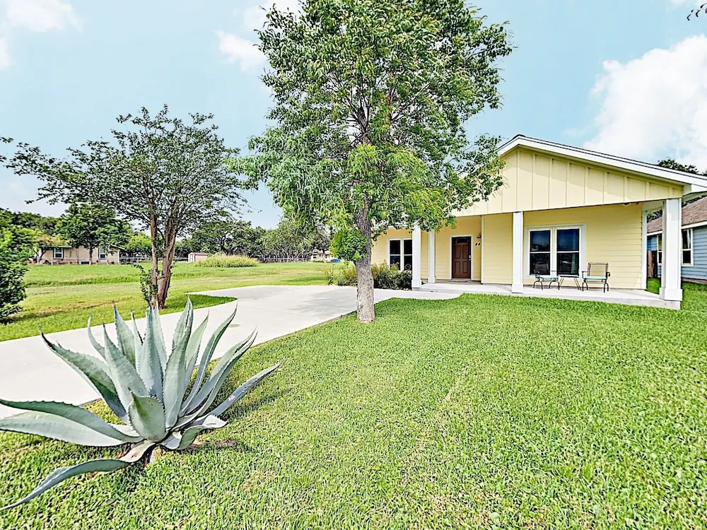 447 Rockport - 3 Br Home