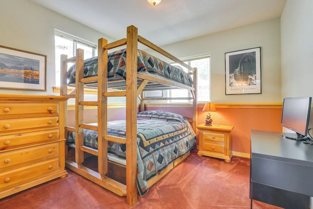 Cozy Condo w/ Views, 3 Mi to Winter Park Resort!