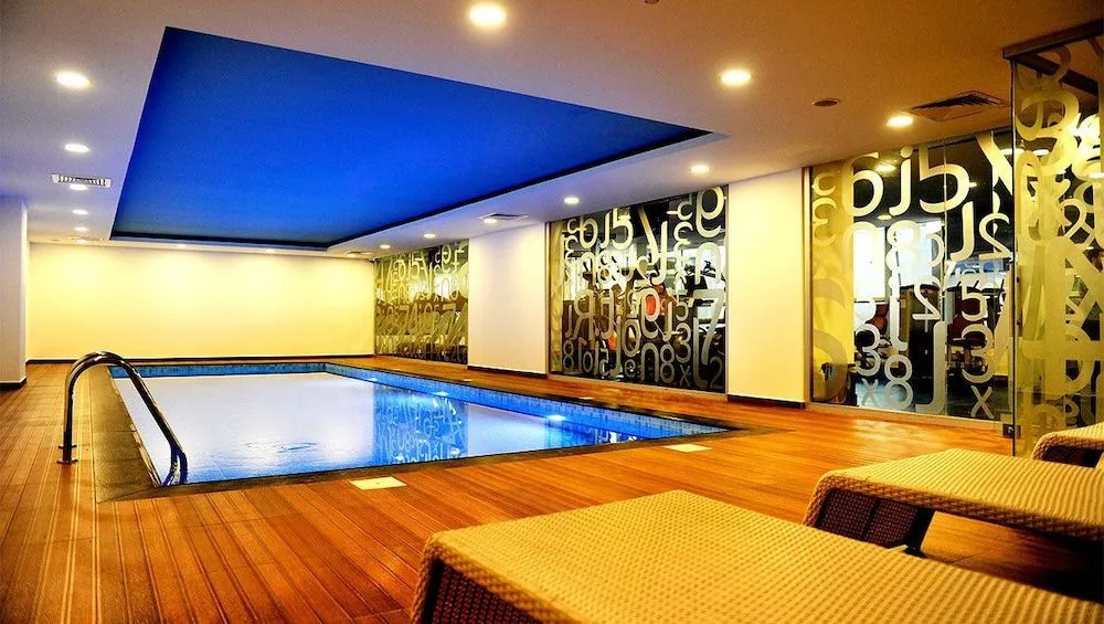 Evolve Park Hotel