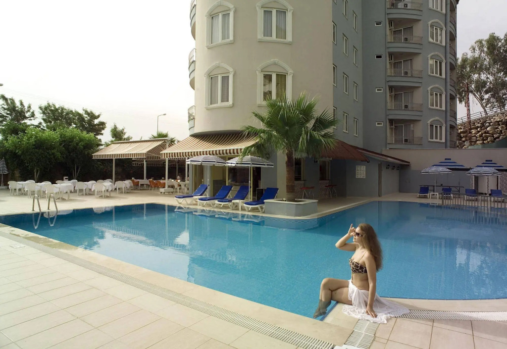 Отель Eva Beach