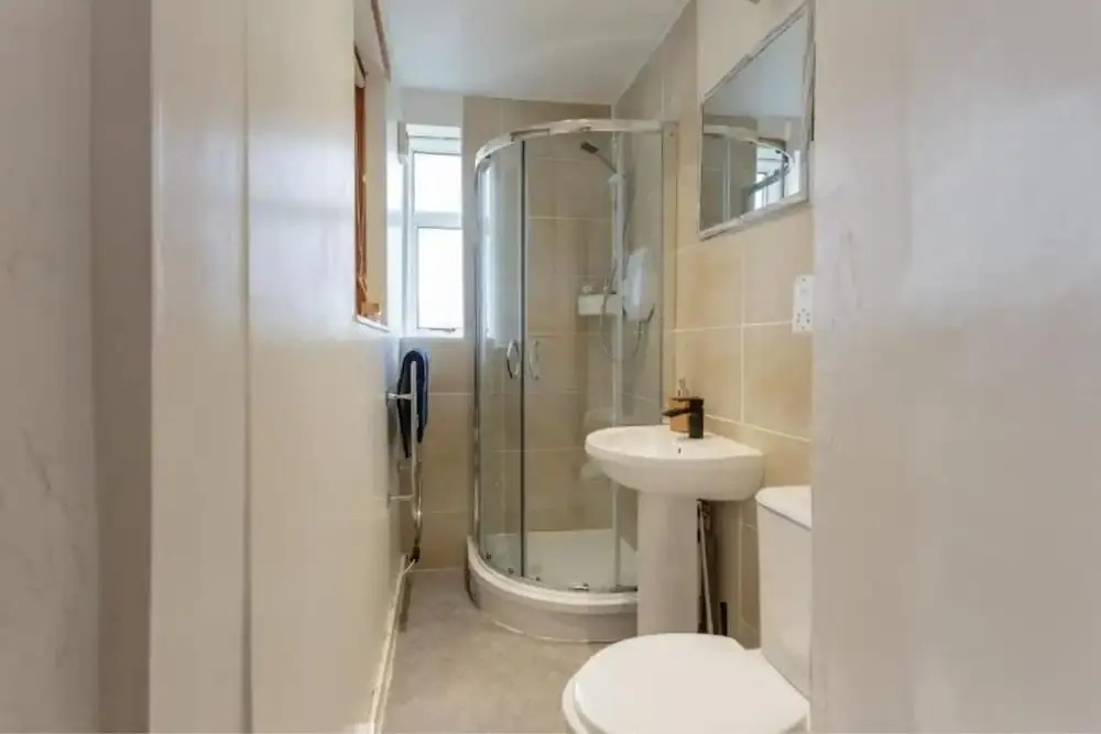 1 Bedroom Scottish Cottage-on Street Parking