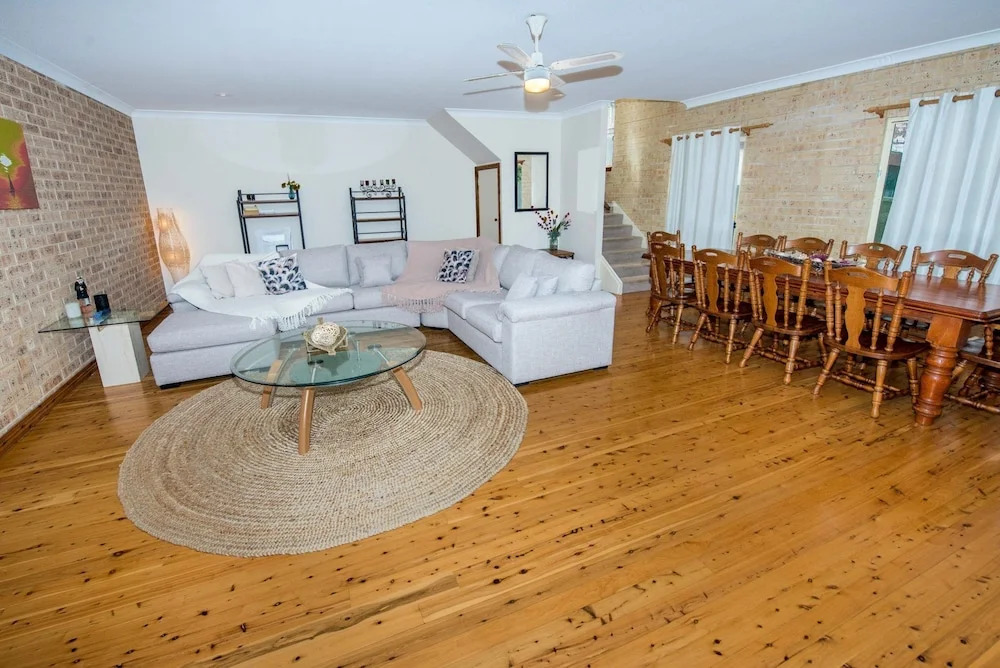 1-39 Leonard Ave - comfort, space and Wi-Fi