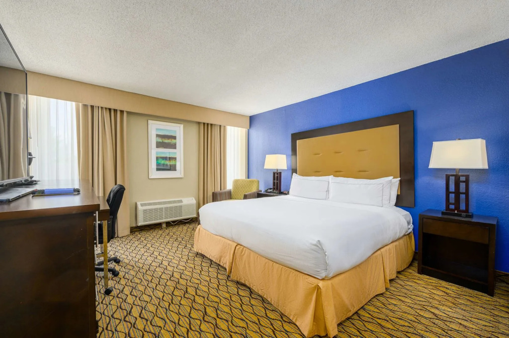DoubleTree by Hilton Raleigh Midtown, NC