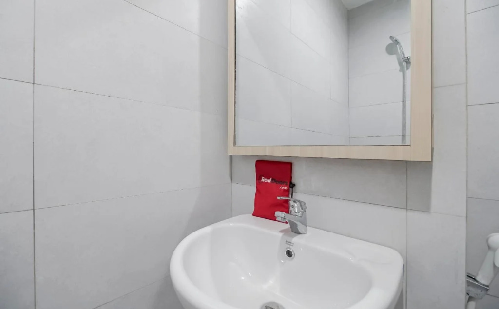 RedDoorz Plus near LRT Cinde Sudirman Palembang