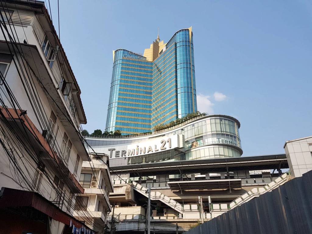 14 Place Sukhumvit Suites