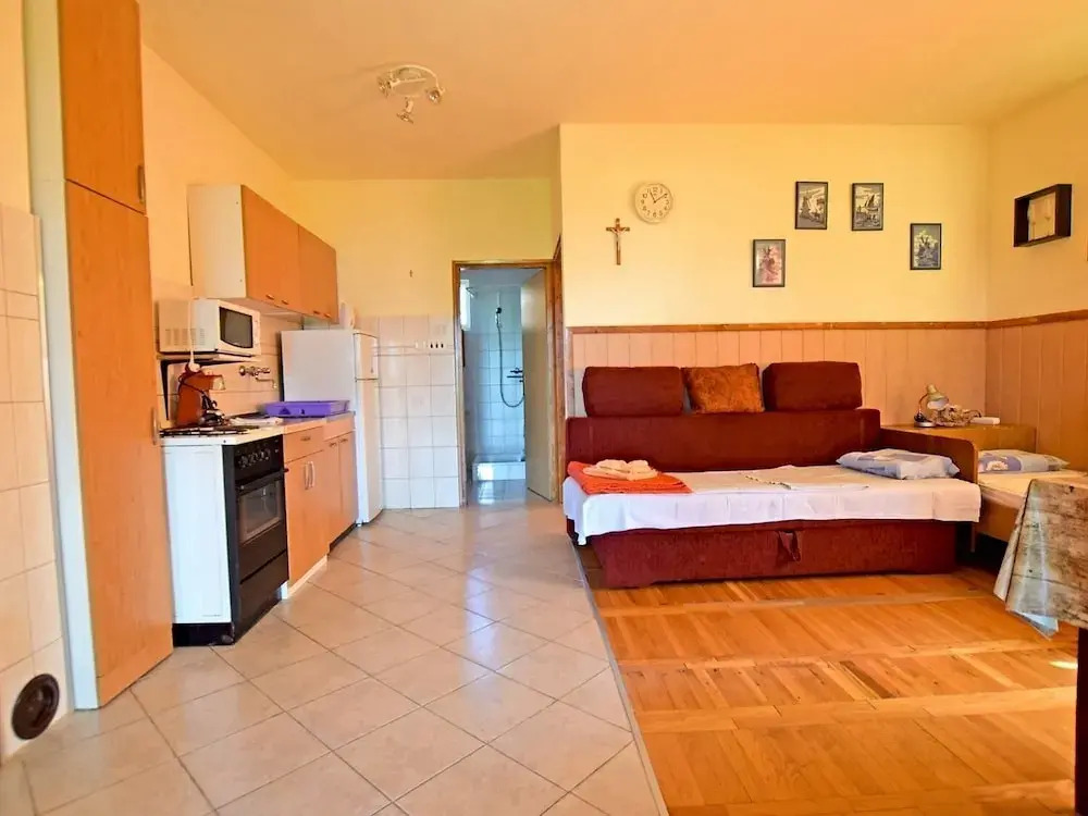 Mari - 30m From the sea - A3