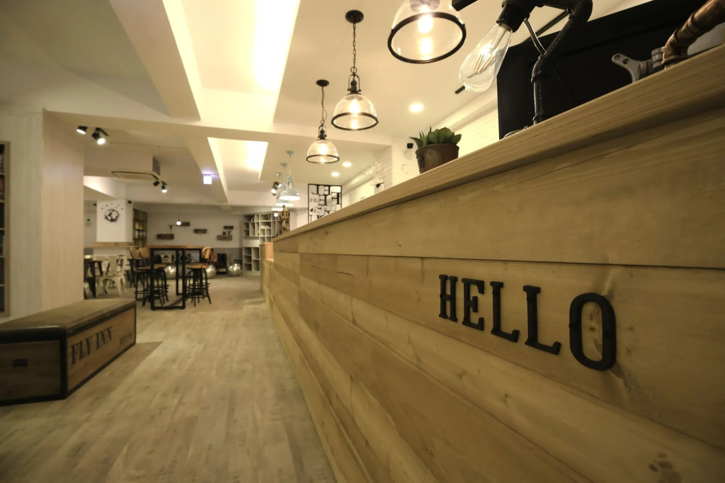 Flyinn Hostel