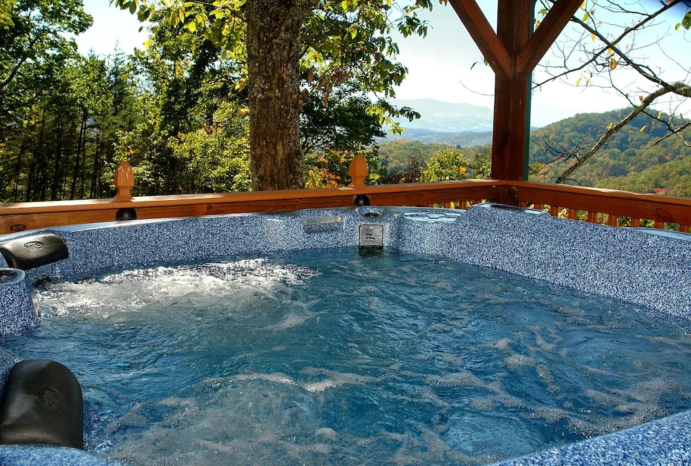 Mountain View - 2 Bedrooms, 2 Baths, Sleeps 6 Cabin by RedAwning