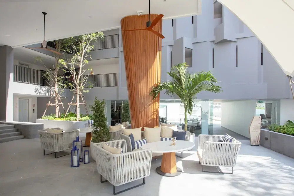 VERSO hua hin – a Veranda Collection
