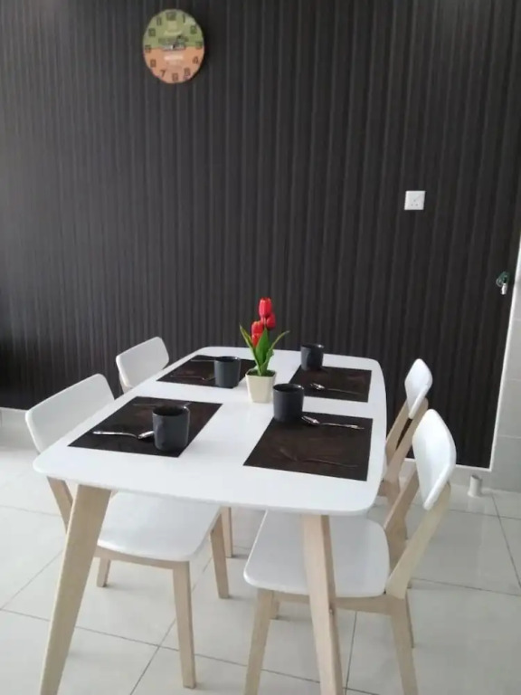 Aiji Homestay at Sungai Besi