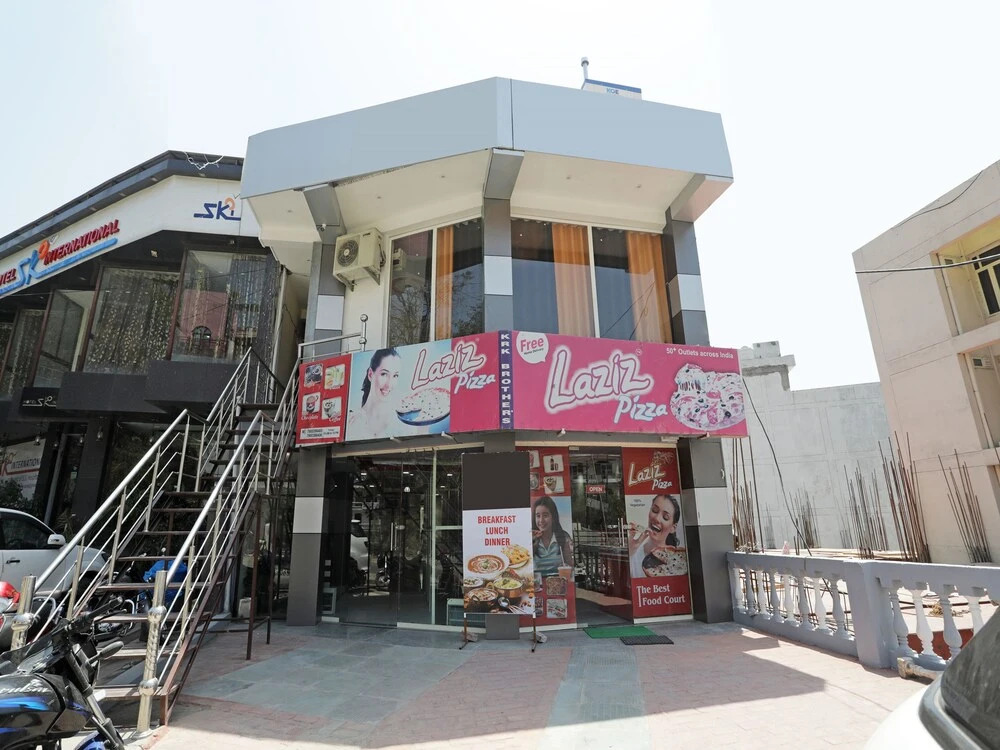 OYO 13796 Stay Inn