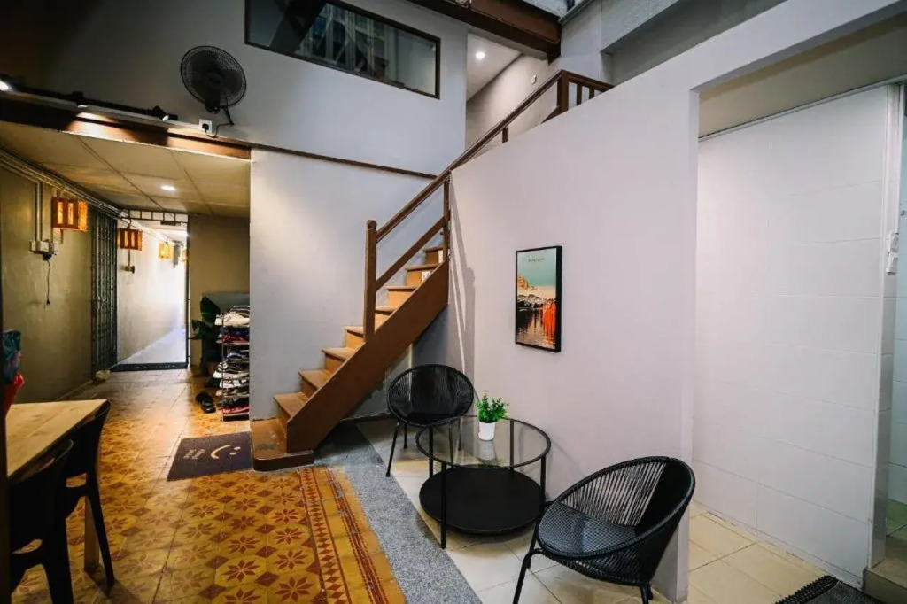 Swing & Pillows - 87 Chulia St, Georgetown Penang