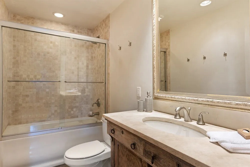 Reposado - Kiva Fireplace, Walk Everywhere, Adorable Patio