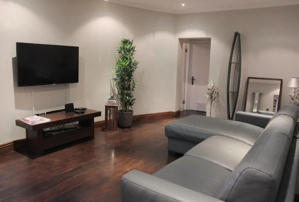 Paddington Patio Apartment
