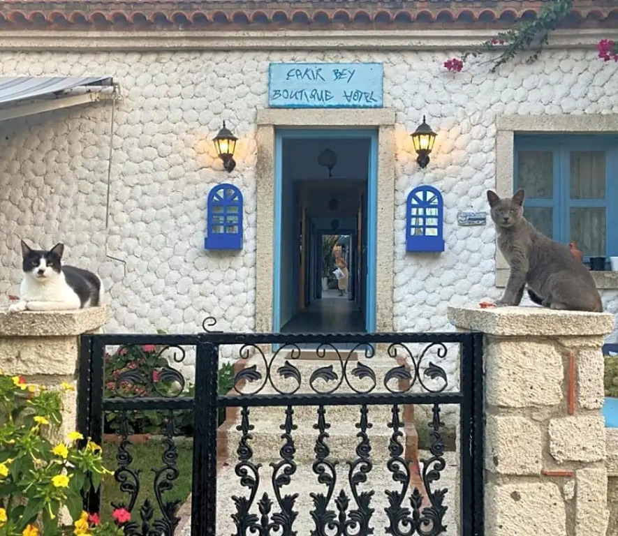 Çakir Bey Hotel