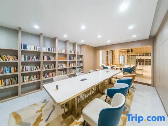 Starway Hotel (Wuhan Hanxi First Road Subway Station)